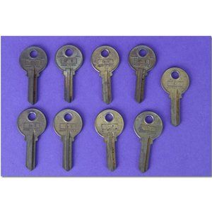 9 vintage 1950's NOS Curtis R1 key blanks